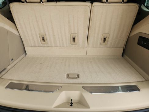 Used 2022 Cadillac Escalade Premium Luxury AWD/4WD image 33