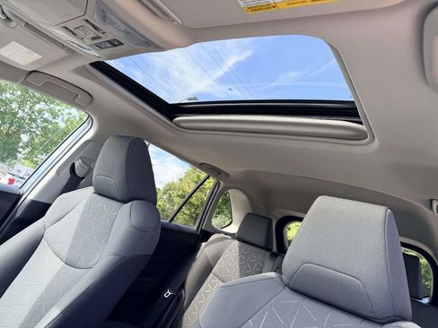Certified 2020 Toyota RAV4 XLE w/ Convenience Package AWD/4WD image 20
