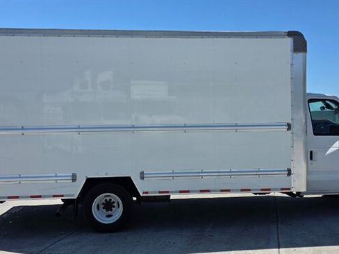 Used 2022 Ford E-350 and Econoline 350 Super Duty RWD image 18