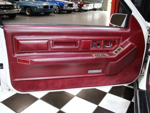 Used 1988 Cadillac Eldorado Coupe FWD image 43