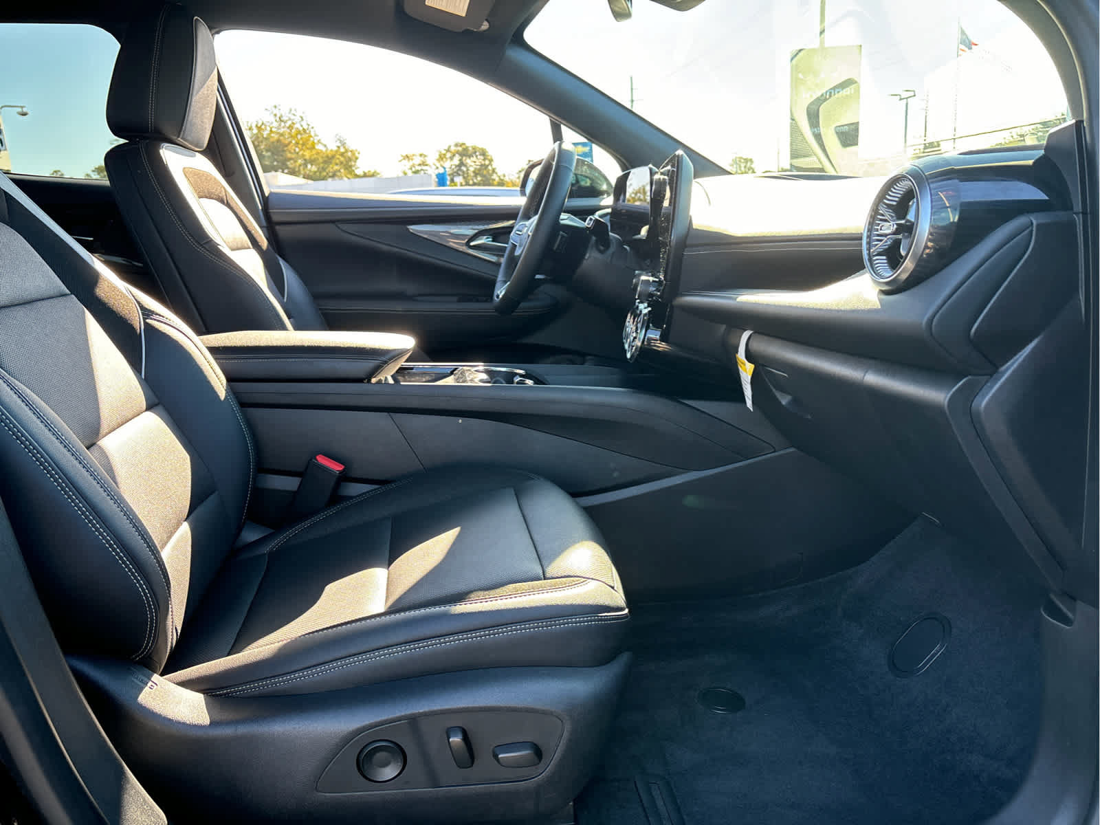 Certified 2024 Chevrolet Blazer EV LT AWD/4WD image 19