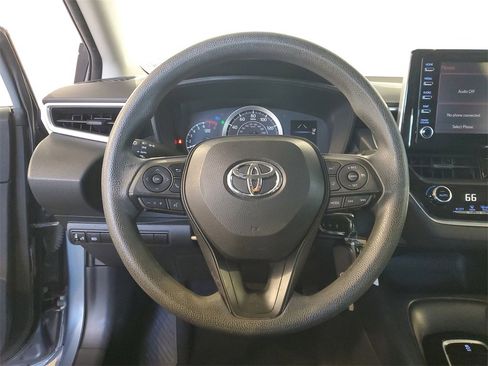 Used 2020 Toyota Corolla LE image 18