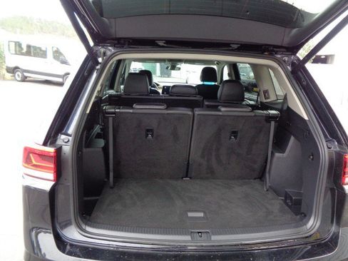 Used 2025 Volkswagen Atlas SE AWD/4WD image 18