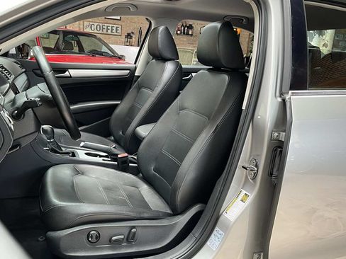 Used 2013 Volkswagen Passat 2.5 SE FWD image 22