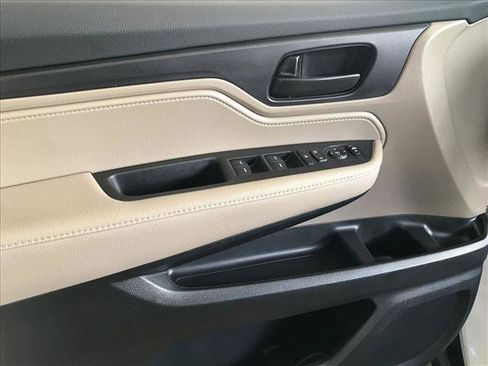 Used 2024 Honda Odyssey EX image 13