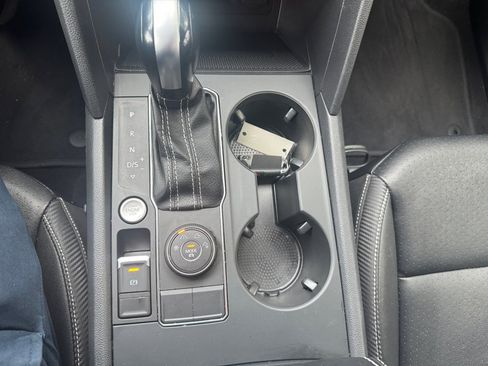 Used 2021 Volkswagen Atlas Cross Sport SE image 23