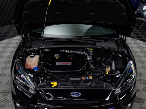 Used 2017 Ford Focus RS AWD/4WD image 5