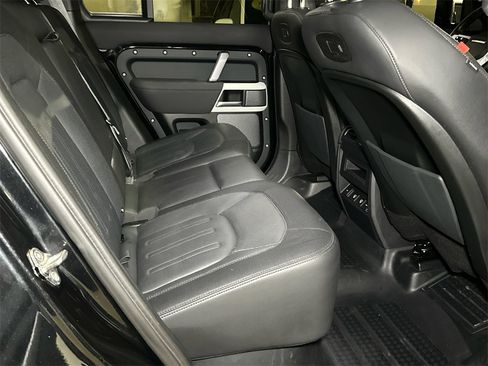 Used 2022 Land Rover Defender 110 X-Dynamic SE image 14