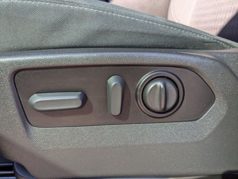 Used 2022 Chevrolet Silverado 1500 Custom w/ LPO, Blackout Package image 19