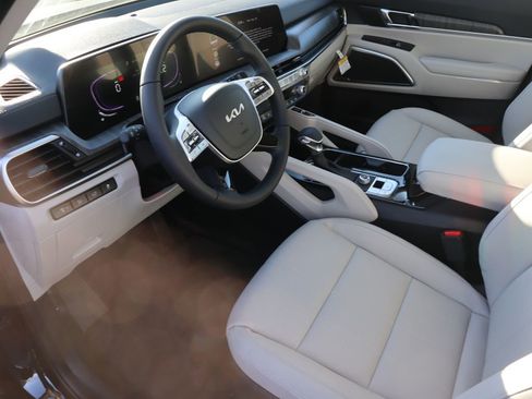 New 2025 Kia Telluride EX image 25