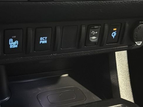 Used 2016 Toyota Tacoma SR5 AWD/4WD image 28