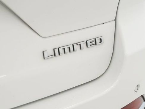 Used 2023 Jeep Grand Cherokee Limited AWD/4WD image 11