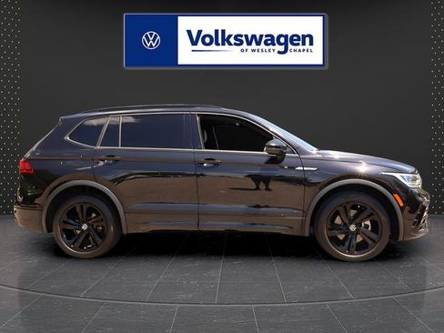 Certified 2023 Volkswagen Tiguan SE R-Line image 8