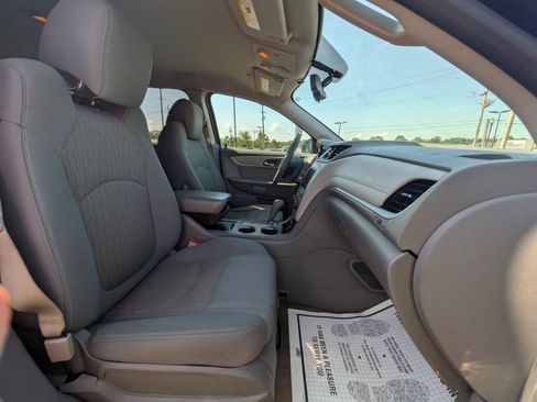 Used 2015 Chevrolet Traverse LS FWD image 40