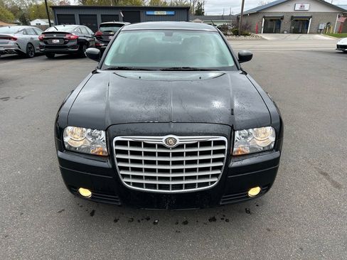 Used 2009 Chrysler 300 LX image 3