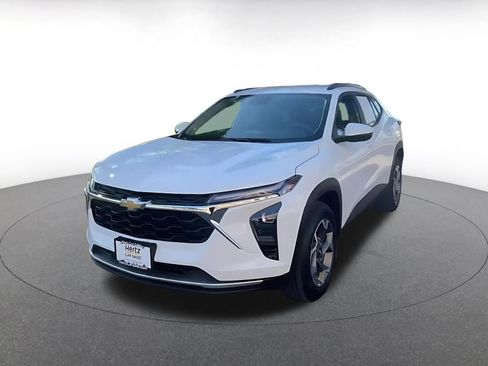 Used 2025 Chevrolet Trax LT image 6