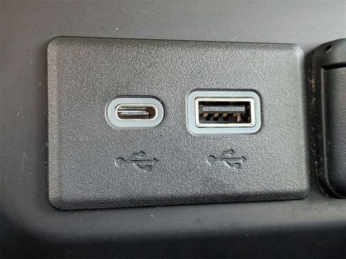 Used 2021 GMC Sierra 2500 Denali w/ Denali Ultimate Package image 22