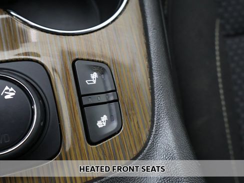 Used 2023 GMC Acadia SLE w/ Driver Convenience Package image 7