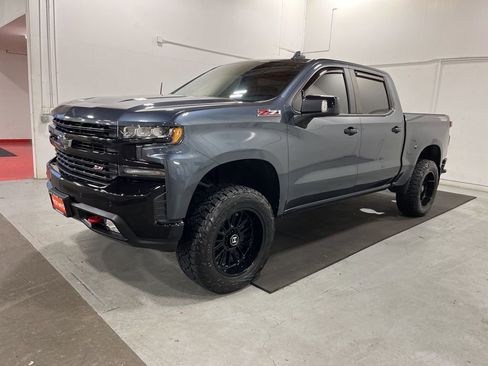 Used 2021 Chevrolet Silverado 1500 LT Trail Boss w/ Convenience Package II image 3