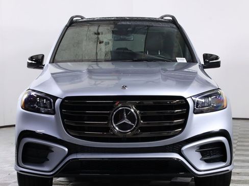 Used 2025 Mercedes-Benz GLS 450 4MATIC image 3