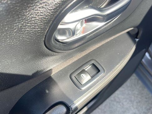 Used 2017 Jeep Cherokee Sport FWD image 32