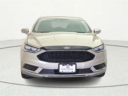 Used 2018 Ford Fusion SE w/ Fusion SE Technology Package image 2