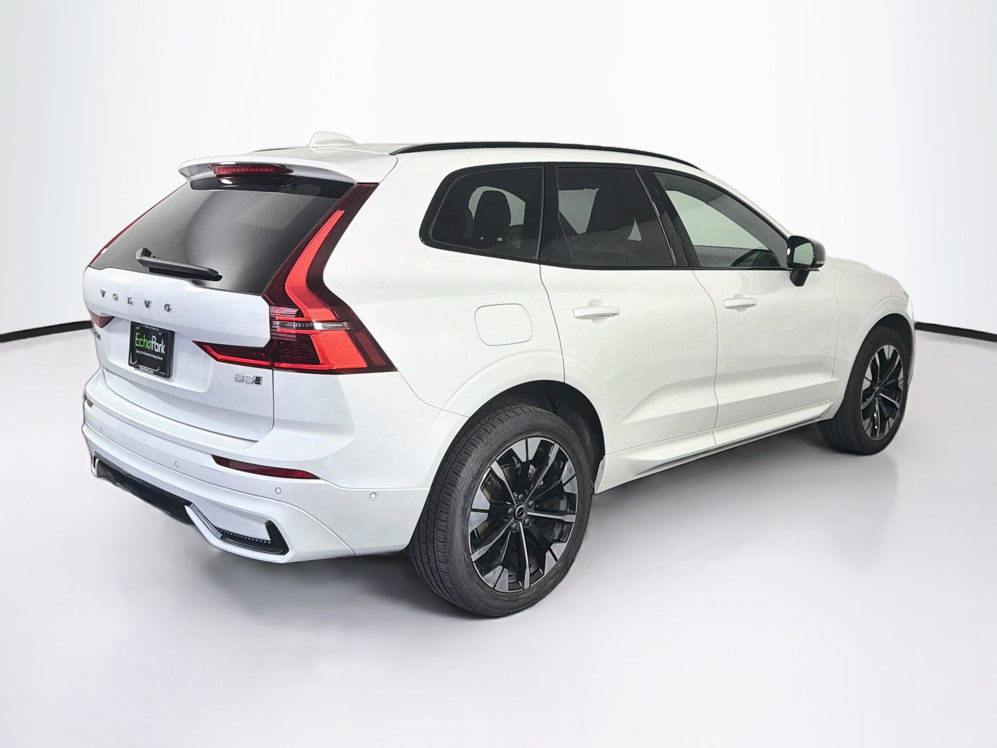 Used 2026 Volvo XC60 B5 Plus AWD/4WD image 9