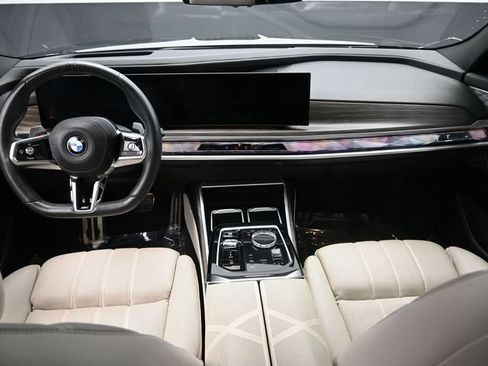 Used 2023 BMW 760i xDrive w/ Executive Package AWD/4WD image 18