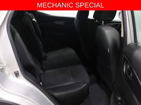 Used 2019 Nissan Rogue Sport S image 17