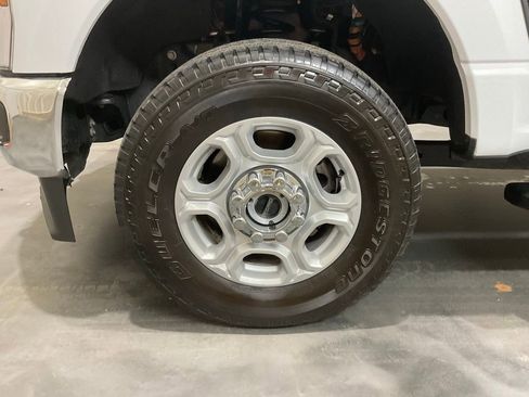 Used 2025 Ford F250 XLT w/ FX4 Off-Road Package image 6