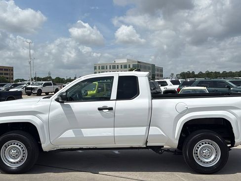 Used 2025 Toyota Tacoma SR w/ Towing Package image 2