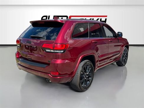 Used 2022 Jeep Grand Cherokee Laredo X image 7
