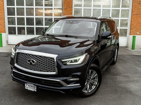 Used 2024 INFINITI QX80 Luxe image 2