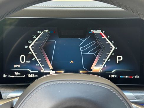 Used 2023 BMW 760i xDrive w/ Executive Package AWD/4WD image 19