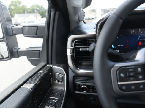 New 2026 Ford F250 Lariat w/ Black Appearance Package AWD/4WD image 23