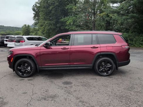 Certified 2025 Jeep Grand Cherokee L Limited w/ Luxury Tech Group II AWD/4WD image 9