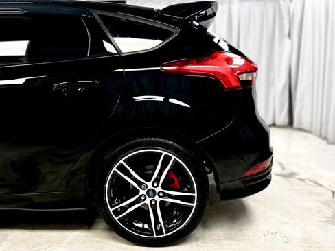 Used 2016 Ford Focus ST image 11