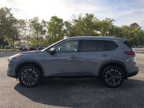 Certified 2025 Nissan Rogue SL w/ Tech Package FWD image 7