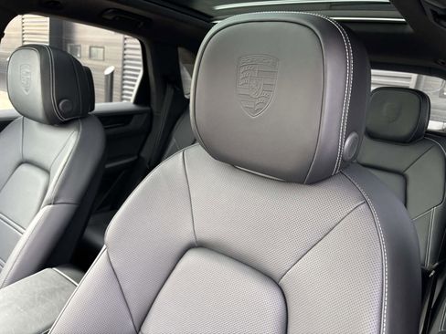 New 2026 Porsche Cayenne GTS image 21