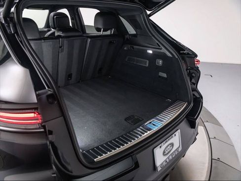 Used 2024 Porsche Cayenne AWD/4WD image 37