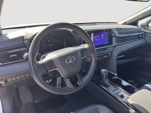 Used 2025 Toyota Camry SE FWD image 10