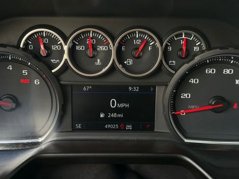 Used 2021 Chevrolet Tahoe Z71 w/ Z71 Signature Package image 21