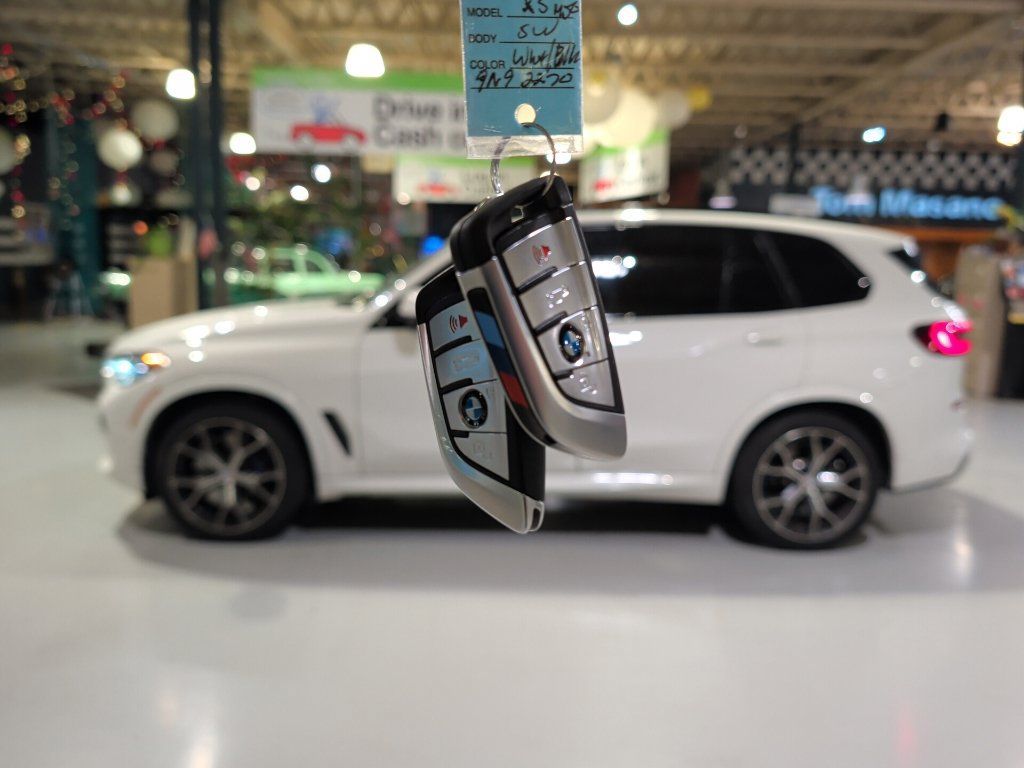 Used 2023 BMW X5 M50i w/ Executive Package AWD/4WD image 4