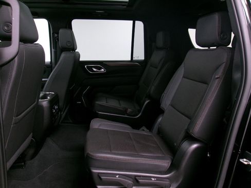 Certified 2023 Chevrolet Suburban High Country AWD/4WD image 9