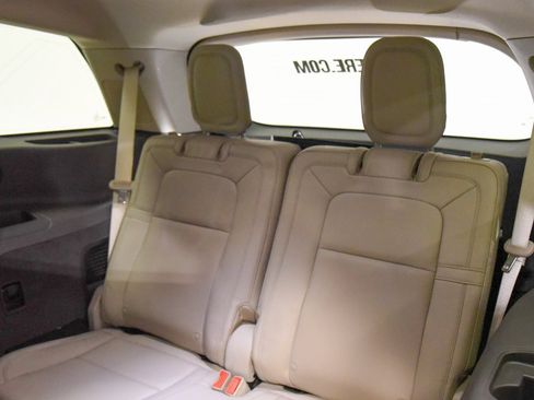 Used 2023 Lincoln Aviator Reserve w/ Equipment Group 201A image 7