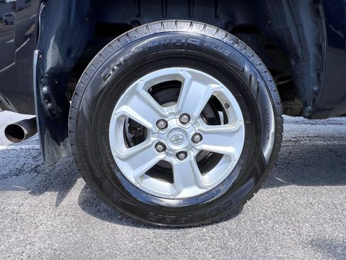 Used 2017 Toyota Tundra SR5 AWD/4WD image 21