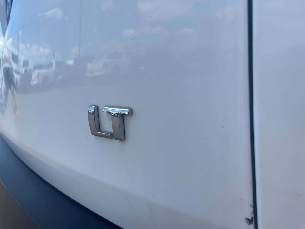 Used 2021 Chevrolet Traverse LT FWD image 9