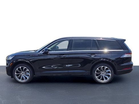 Used 2022 Lincoln Aviator Grand Touring w/ Elements Package Plus AWD/4WD image 13