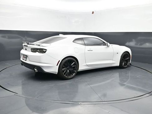Used 2021 Chevrolet Camaro SS RWD image 9