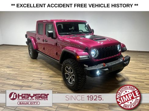 Used 2024 Jeep Gladiator Mojave AWD/4WD image 17